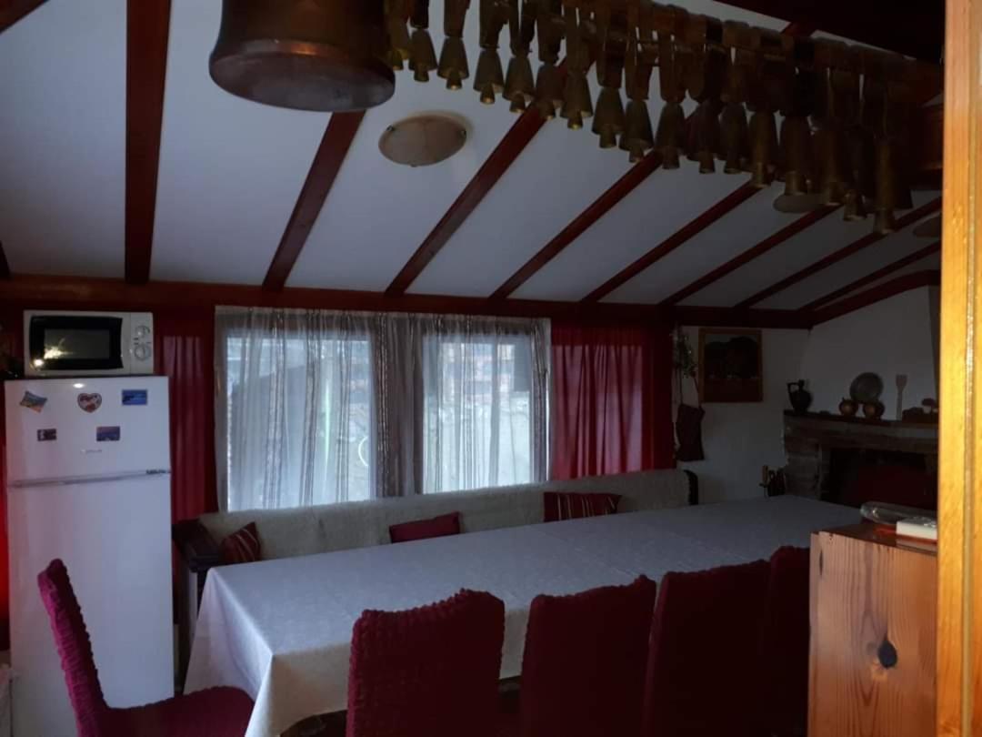 Къща За Гости Орфей Σμόλιαν Εξωτερικό φωτογραφία
